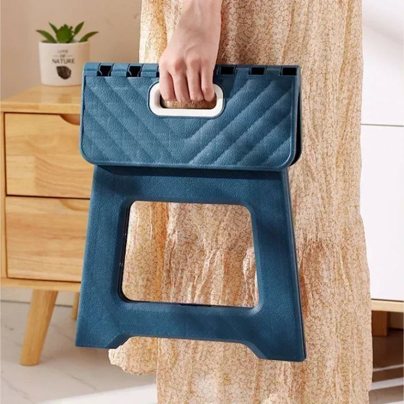Tabouret Pliant Léger Multifonctionnel – Repose-Pieds Antidérapant
