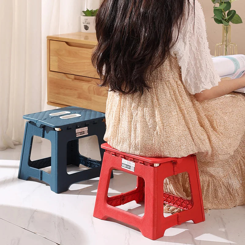 Tabouret Pliant Léger Multifonctionnel – Repose-Pieds Antidérapant